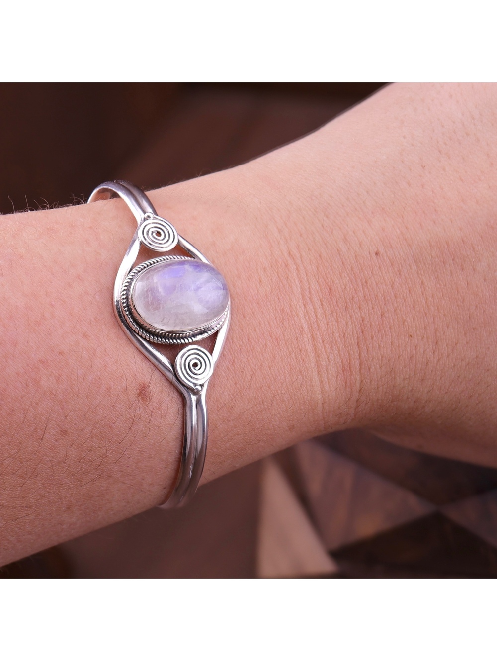 Vintage .925 Sterling Silver Rainbow Moonstone Artisan Cuff Bracelet - Picture 8 of 10